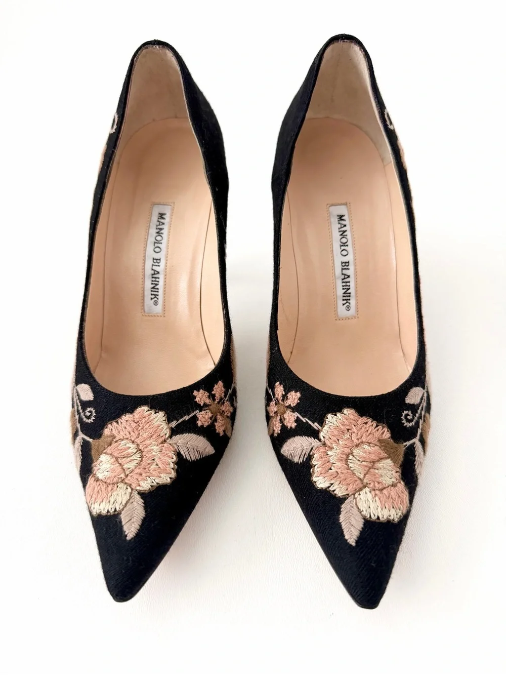 MANOLO BLAHNIK | Black Floral Embroidered Pointed Toe Pumps Heels EU 38